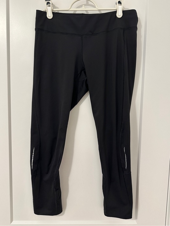 Arc'teryx Pants - Arc'teryx Black Athletic Capris with Reflective Accents Size Medium Women’s